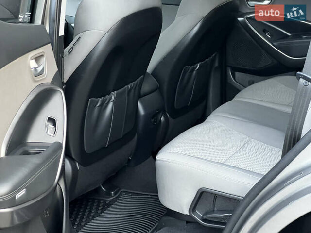 Серый Хендай Санта Фе, объемом двигателя 2.36 л и пробегом 147 тыс. км за 14700 $, фото 103 на Automoto.ua