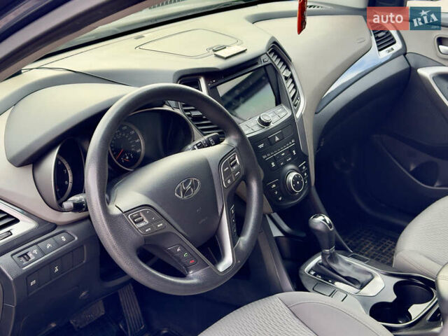 Серый Хендай Санта Фе, объемом двигателя 2.36 л и пробегом 110 тыс. км за 15500 $, фото 21 на Automoto.ua