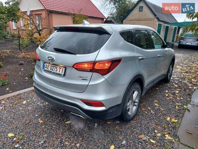 Серый Хендай Санта Фе, объемом двигателя 2.36 л и пробегом 110 тыс. км за 18000 $, фото 9 на Automoto.ua