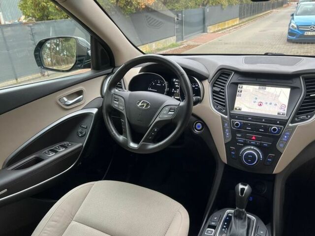 Серый Хендай Санта Фе, объемом двигателя 2 л и пробегом 168 тыс. км за 9800 $, фото 17 на Automoto.ua