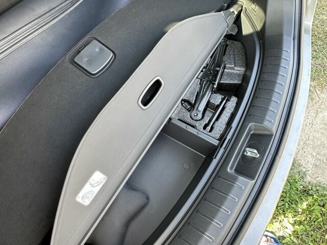 Серый Хендай Санта Фе, объемом двигателя 2 л и пробегом 104 тыс. км за 19400 $, фото 16 на Automoto.ua