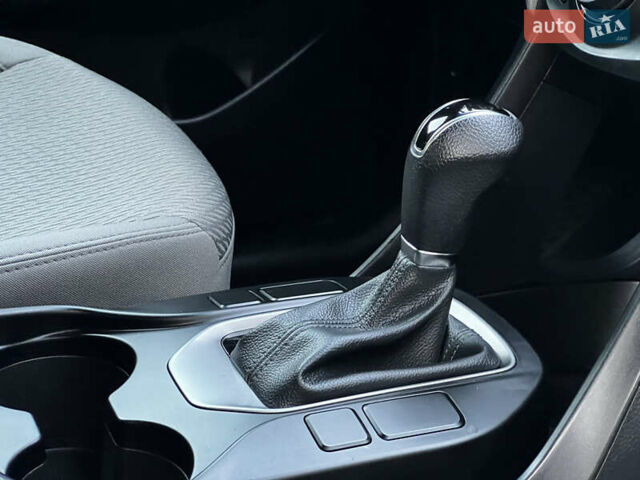 Серый Хендай Санта Фе, объемом двигателя 2.36 л и пробегом 147 тыс. км за 14700 $, фото 96 на Automoto.ua