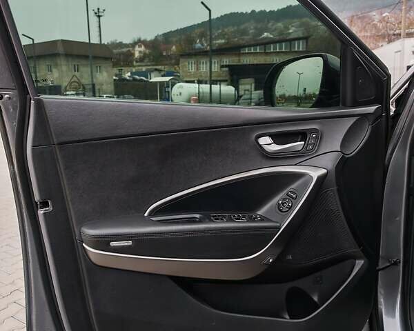 Сірий Хендай Санта Фе, об'ємом двигуна 2.2 л та пробігом 195 тис. км за 19500 $, фото 62 на Automoto.ua