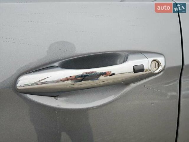 Сірий Хендай Санта Фе, об'ємом двигуна 2.2 л та пробігом 195 тис. км за 19500 $, фото 8 на Automoto.ua