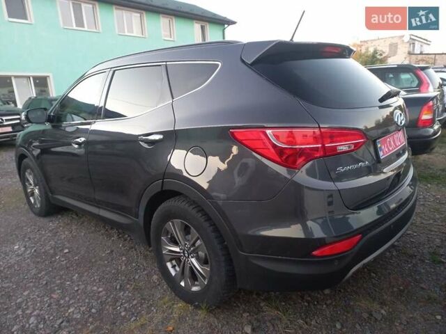 Серый Хендай Санта Фе, объемом двигателя 2.36 л и пробегом 216 тыс. км за 11650 $, фото 4 на Automoto.ua