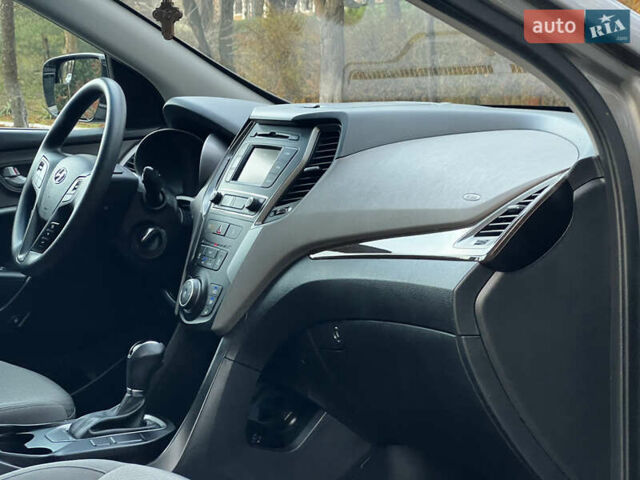 Серый Хендай Санта Фе, объемом двигателя 2.36 л и пробегом 147 тыс. км за 14700 $, фото 89 на Automoto.ua