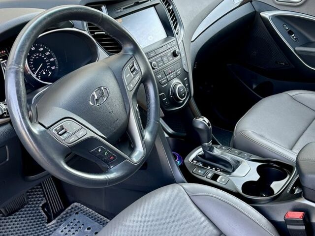 Серый Хендай Санта Фе, объемом двигателя 2 л и пробегом 104 тыс. км за 19400 $, фото 22 на Automoto.ua