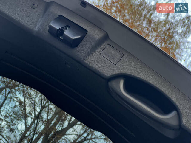 Серый Хендай Санта Фе, объемом двигателя 2.36 л и пробегом 147 тыс. км за 14700 $, фото 117 на Automoto.ua