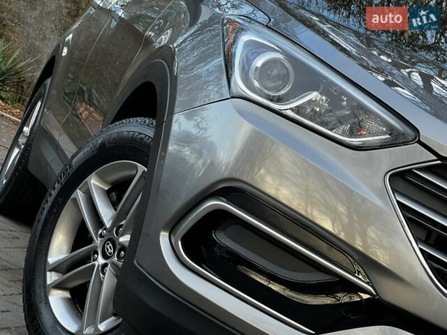 Серый Хендай Санта Фе, объемом двигателя 2.36 л и пробегом 147 тыс. км за 14700 $, фото 27 на Automoto.ua