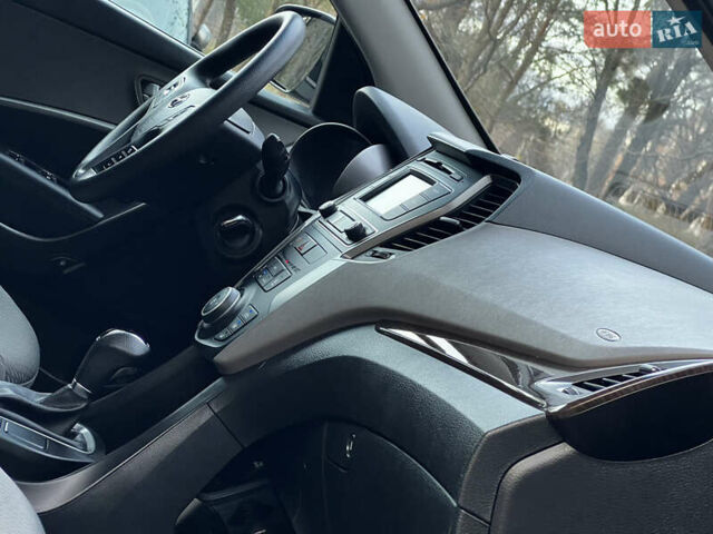 Серый Хендай Санта Фе, объемом двигателя 2.36 л и пробегом 147 тыс. км за 14700 $, фото 95 на Automoto.ua