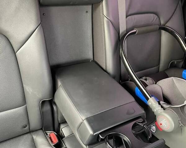 Серый Хендай Санта Фе, объемом двигателя 2 л и пробегом 160 тыс. км за 19700 $, фото 6 на Automoto.ua