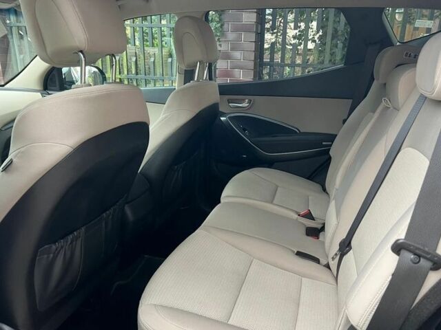 Серый Хендай Санта Фе, объемом двигателя 2 л и пробегом 168 тыс. км за 9800 $, фото 12 на Automoto.ua