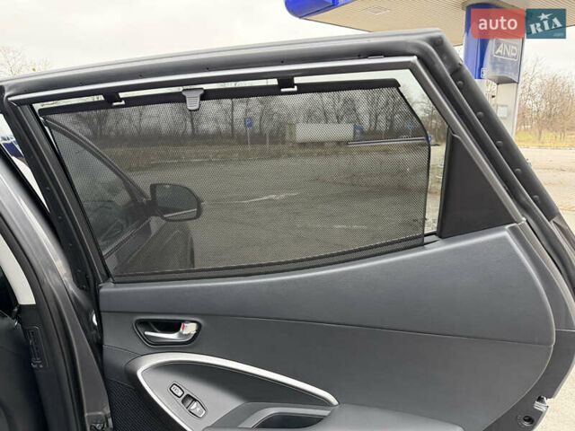 Серый Хендай Санта Фе, объемом двигателя 2.2 л и пробегом 131 тыс. км за 24000 $, фото 54 на Automoto.ua