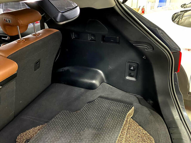 Серый Хендай Санта Фе, объемом двигателя 2 л и пробегом 162 тыс. км за 22700 $, фото 14 на Automoto.ua