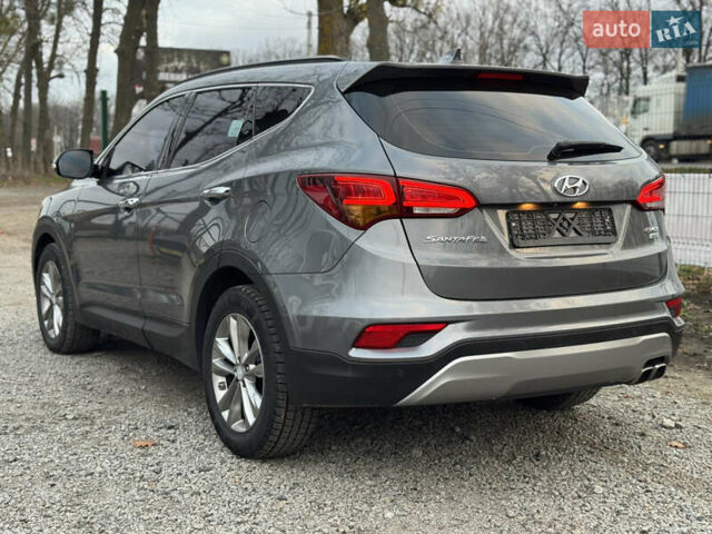 Серый Хендай Санта Фе, объемом двигателя 2 л и пробегом 137 тыс. км за 20500 $, фото 3 на Automoto.ua