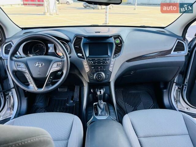 Сірий Хендай Санта Фе, об'ємом двигуна 3.3 л та пробігом 176 тис. км за 15200 $, фото 29 на Automoto.ua