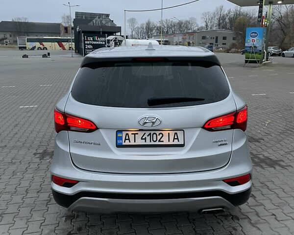 Серый Хендай Санта Фе, объемом двигателя 2.36 л и пробегом 116 тыс. км за 14600 $, фото 6 на Automoto.ua
