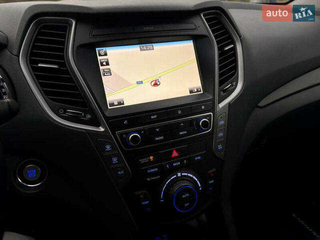 Серый Хендай Санта Фе, объемом двигателя 2.2 л и пробегом 131 тыс. км за 24000 $, фото 72 на Automoto.ua