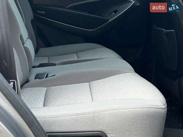 Серый Хендай Санта Фе, объемом двигателя 2.36 л и пробегом 147 тыс. км за 14700 $, фото 115 на Automoto.ua