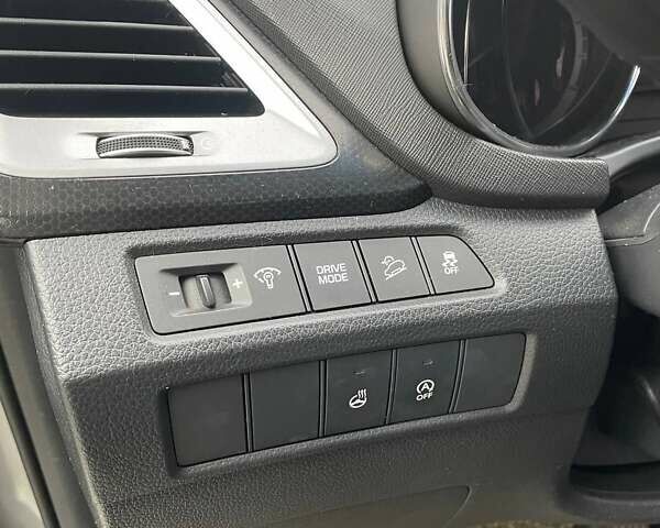 Серый Хендай Санта Фе, объемом двигателя 2 л и пробегом 160 тыс. км за 19700 $, фото 14 на Automoto.ua