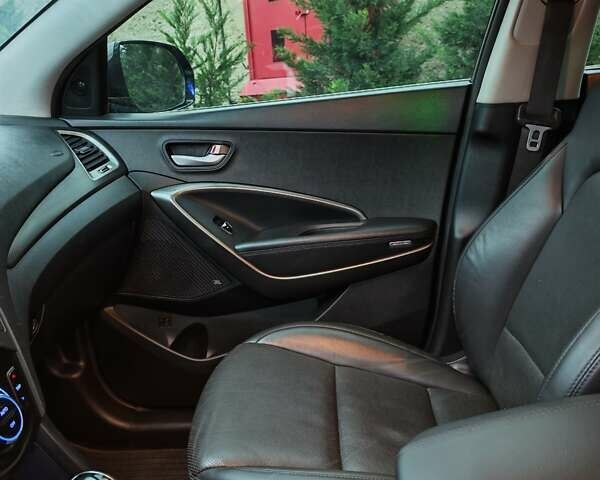 Сірий Хендай Санта Фе, об'ємом двигуна 2.2 л та пробігом 195 тис. км за 19500 $, фото 58 на Automoto.ua