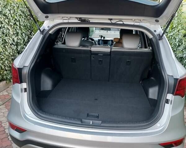 Сірий Хендай Санта Фе, об'ємом двигуна 2.36 л та пробігом 140 тис. км за 16300 $, фото 3 на Automoto.ua