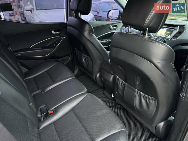 Серый Хендай Санта Фе, объемом двигателя 2 л и пробегом 137 тыс. км за 20500 $, фото 16 на Automoto.ua