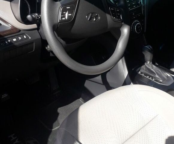 Серый Хендай Санта Фе, объемом двигателя 2.4 л и пробегом 160 тыс. км за 13000 $, фото 8 на Automoto.ua