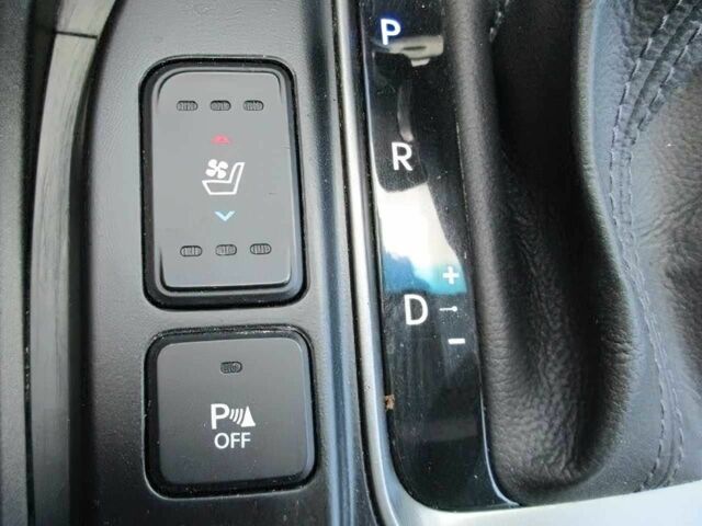 Серый Хендай Санта Фе, объемом двигателя 3.3 л и пробегом 78 тыс. км за 11100 $, фото 9 на Automoto.ua