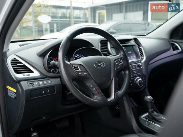 Сірий Хендай Санта Фе, об'ємом двигуна 2.2 л та пробігом 135 тис. км за 18300 $, фото 16 на Automoto.ua