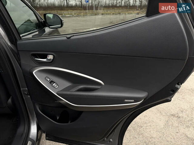 Серый Хендай Санта Фе, объемом двигателя 2.2 л и пробегом 131 тыс. км за 24000 $, фото 52 на Automoto.ua