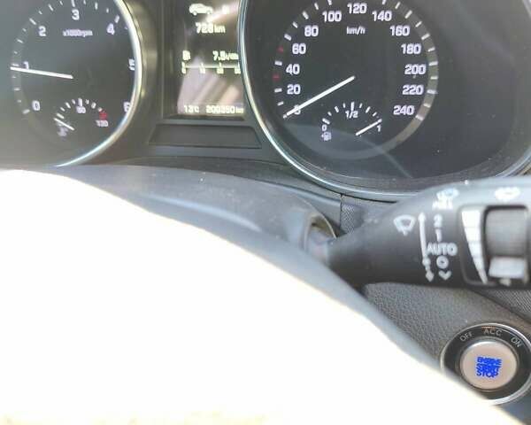 Серый Хендай Санта Фе, объемом двигателя 2.2 л и пробегом 200 тыс. км за 21000 $, фото 7 на Automoto.ua