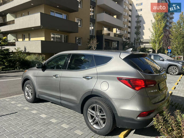 Серый Хендай Санта Фе, объемом двигателя 2.36 л и пробегом 145 тыс. км за 13500 $, фото 5 на Automoto.ua