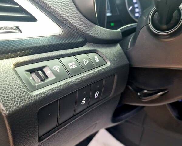 Серый Хендай Санта Фе, объемом двигателя 2 л и пробегом 182 тыс. км за 19900 $, фото 1 на Automoto.ua