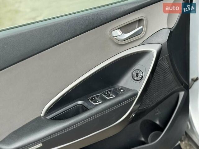 Серый Хендай Санта Фе, объемом двигателя 0 л и пробегом 78 тыс. км за 12800 $, фото 11 на Automoto.ua