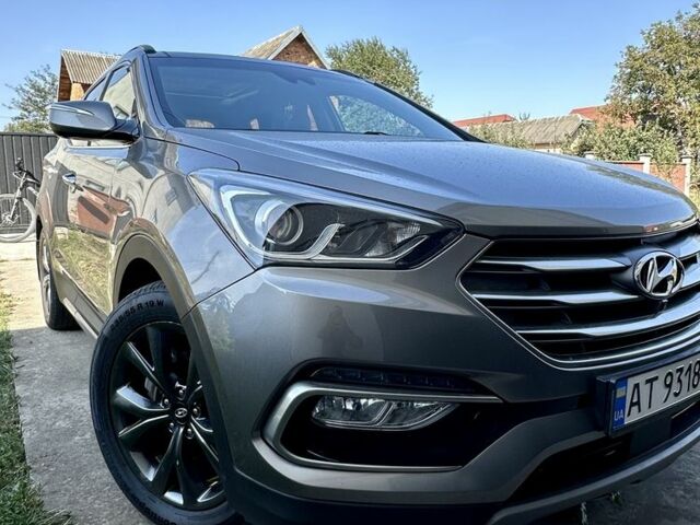 Серый Хендай Санта Фе, объемом двигателя 2 л и пробегом 104 тыс. км за 19400 $, фото 1 на Automoto.ua