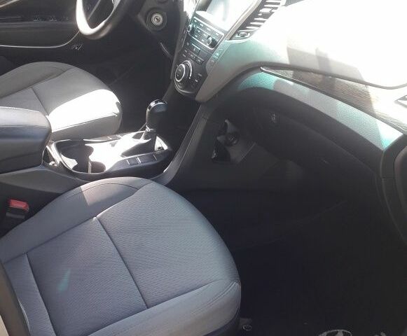 Серый Хендай Санта Фе, объемом двигателя 2.4 л и пробегом 160 тыс. км за 13000 $, фото 6 на Automoto.ua