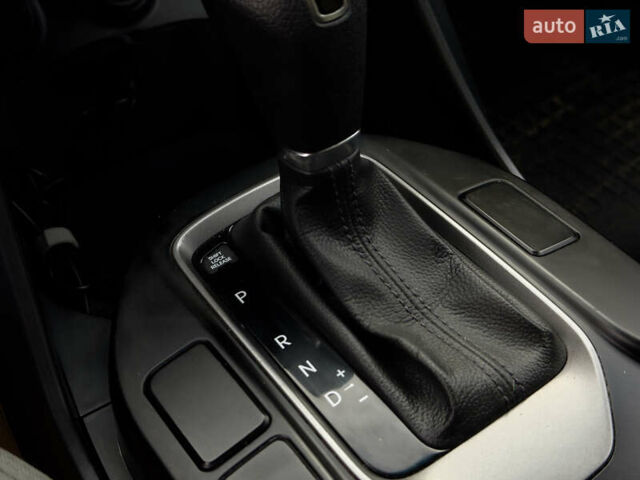 Серый Хендай Санта Фе, объемом двигателя 2.36 л и пробегом 110 тыс. км за 15500 $, фото 25 на Automoto.ua