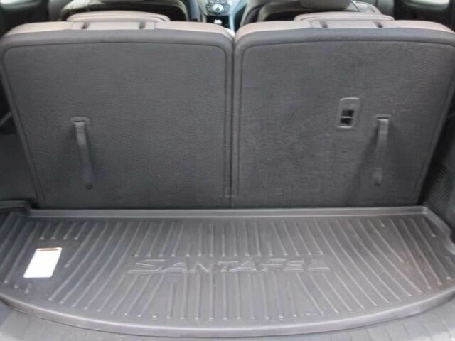 Серый Хендай Санта Фе, объемом двигателя 3.3 л и пробегом 78 тыс. км за 11100 $, фото 6 на Automoto.ua