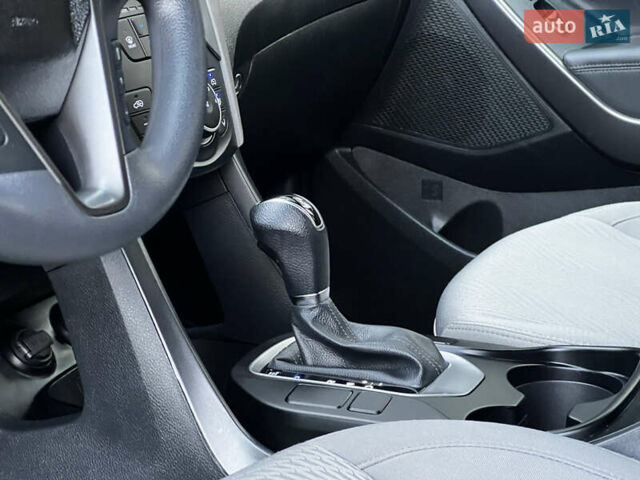 Серый Хендай Санта Фе, объемом двигателя 2.36 л и пробегом 147 тыс. км за 14700 $, фото 82 на Automoto.ua