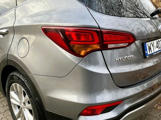 Серый Хендай Санта Фе, объемом двигателя 2 л и пробегом 168 тыс. км за 9800 $, фото 7 на Automoto.ua