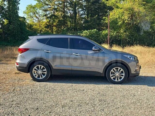 Серый Хендай Санта Фе, объемом двигателя 2 л и пробегом 54 тыс. км за 11700 $, фото 5 на Automoto.ua