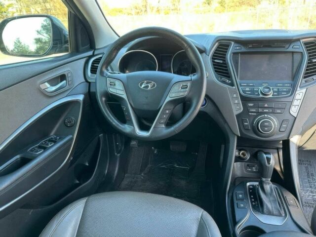 Сірий Хендай Санта Фе, об'ємом двигуна 3.3 л та пробігом 72 тис. км за 4100 $, фото 8 на Automoto.ua