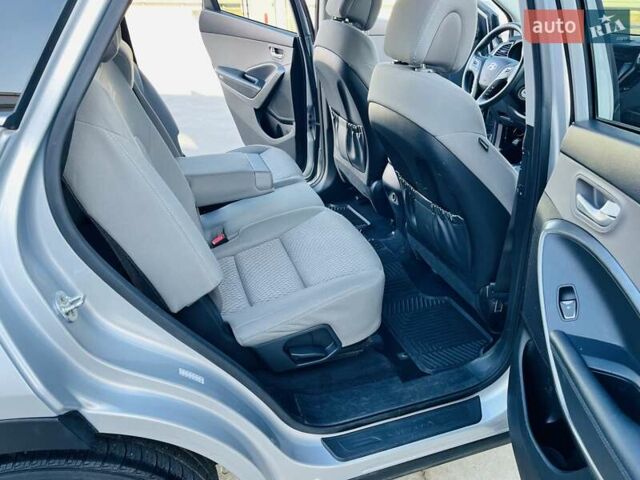 Сірий Хендай Санта Фе, об'ємом двигуна 3.3 л та пробігом 176 тис. км за 15200 $, фото 18 на Automoto.ua
