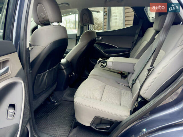 Серый Хендай Санта Фе, объемом двигателя 2.36 л и пробегом 110 тыс. км за 15500 $, фото 32 на Automoto.ua