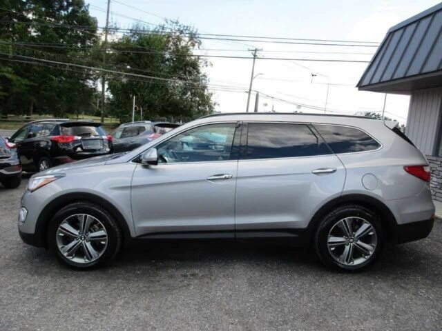 Серый Хендай Санта Фе, объемом двигателя 3.3 л и пробегом 78 тыс. км за 11100 $, фото 3 на Automoto.ua