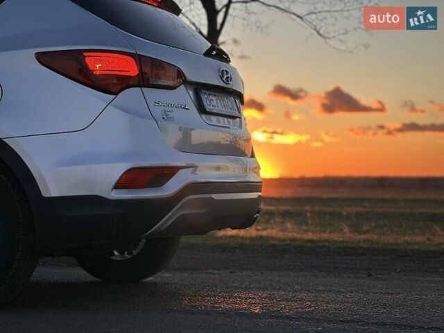 Серый Хендай Санта Фе, объемом двигателя 2.4 л и пробегом 160 тыс. км за 15500 $, фото 2 на Automoto.ua