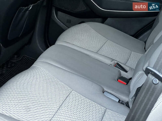 Серый Хендай Санта Фе, объемом двигателя 2.36 л и пробегом 147 тыс. км за 14700 $, фото 106 на Automoto.ua