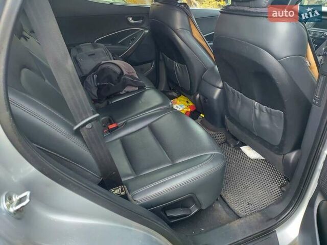 Серый Хендай Санта Фе, объемом двигателя 2.36 л и пробегом 110 тыс. км за 18000 $, фото 10 на Automoto.ua