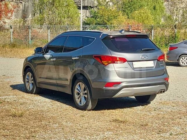 Серый Хендай Санта Фе, объемом двигателя 2 л и пробегом 54 тыс. км за 11700 $, фото 4 на Automoto.ua